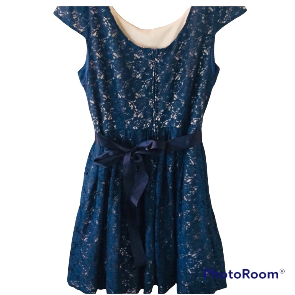 Pompous Girly-Navy lace dress - Picture 5 of 7